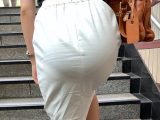 【美人OLシリーズ】白いタイトスカートがまぶしい！若くて張りのあるエロいパンティーラインからエロ尻がのぞく！【328】