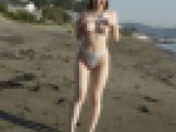◆素人投稿動画 お願いしたらどこでも裸になってくれる見せたがりの女子大生です 【Part.02：露出水着で砂浜に遊びに行きます】